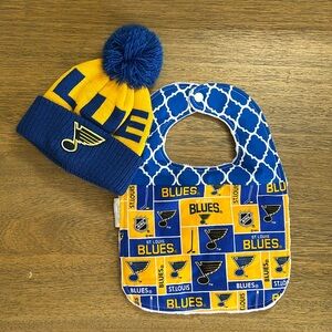 St. Louis Blues infant Pom beanie and bib set